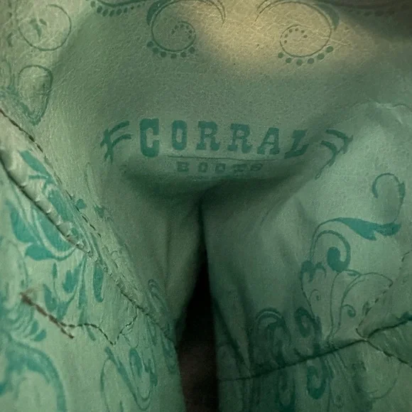 Corral 9.5 Red Boots - Picture 8 of 11